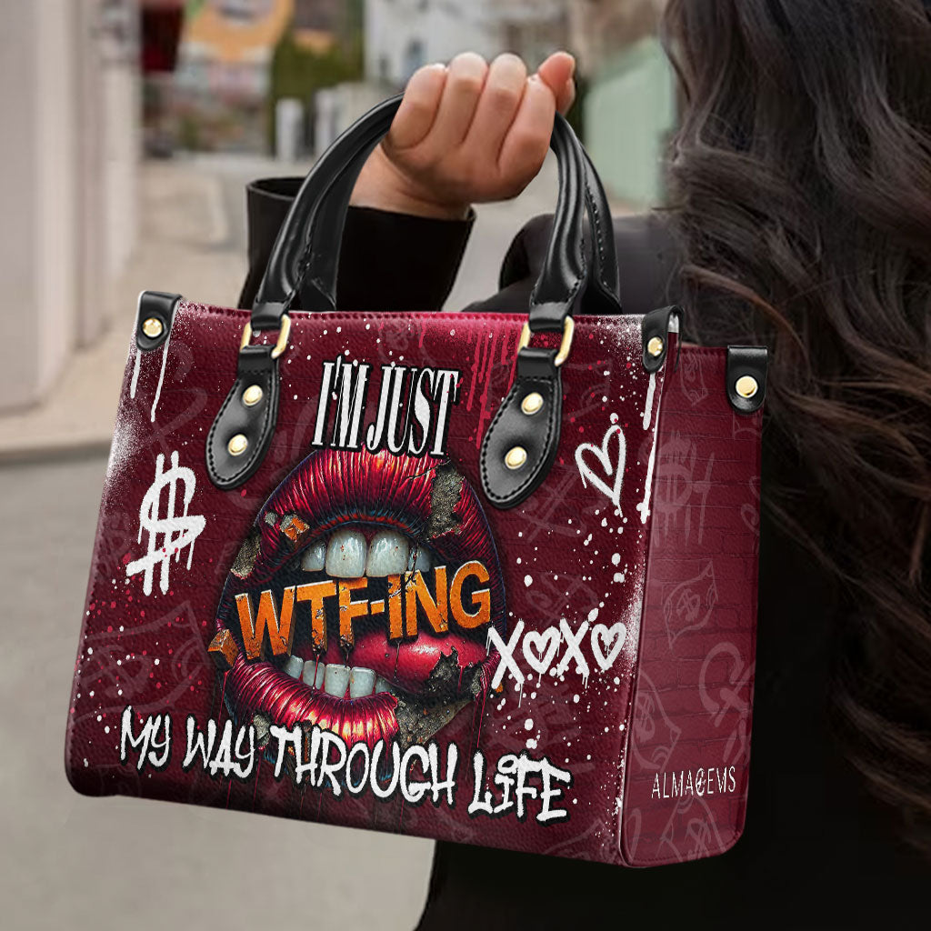 Je suis en train de faire des bêtises dans ma vie - Sac à main en cuir personnalisé - DG083_HB