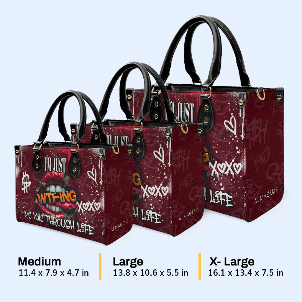 Je suis en train de faire des bêtises dans ma vie - Sac à main en cuir personnalisé - DG083_HB