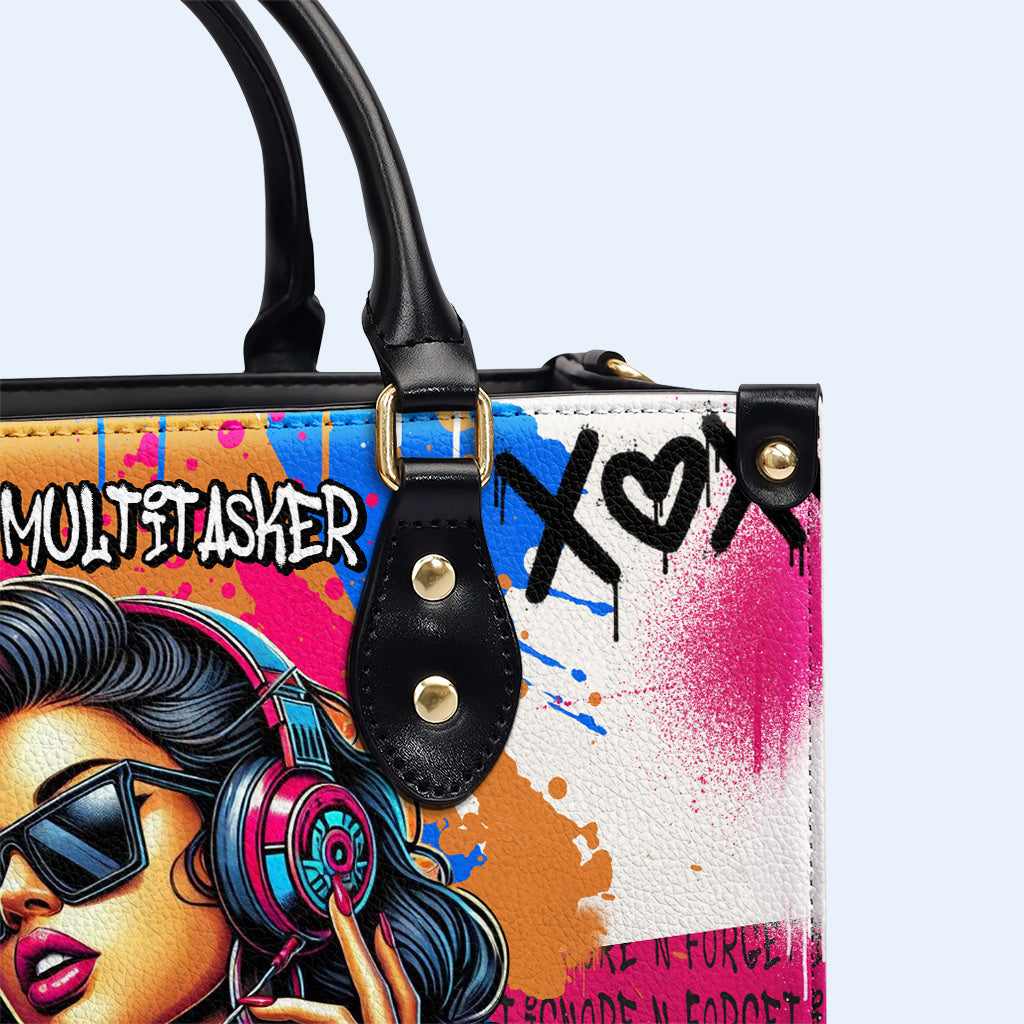 Soy una persona multitarea - Bolso de mano de cuero personalizado - DG082_HB