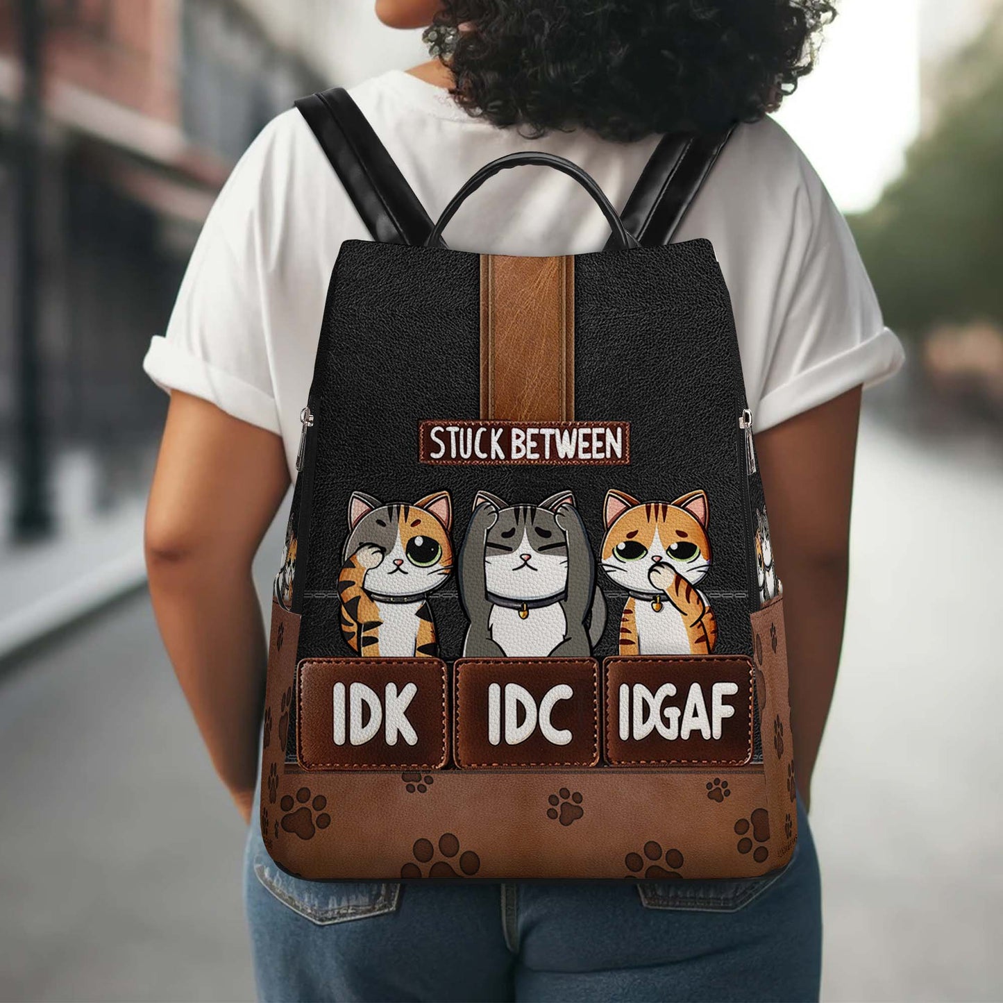 Coincé entre « je ne sais pas », « je ne sais pas » et « je ne sais pas » – Sac à dos en cuir personnalisé – BP_CAT04