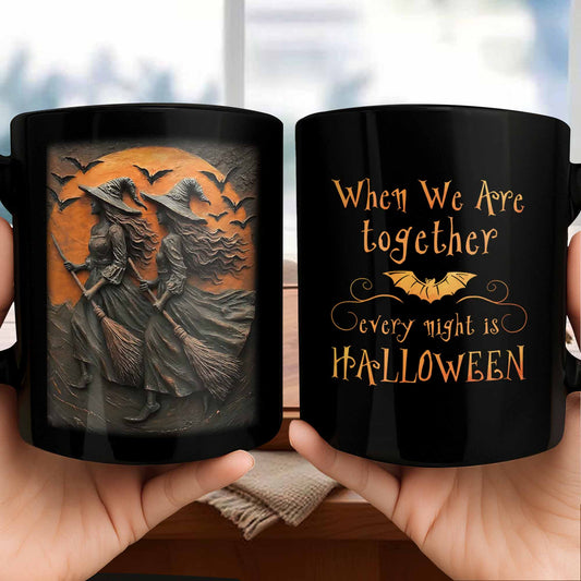 Quand nous sommes ensemble, chaque nuit, c'est Halloween avec des sorcières et des chauves-souris - Mug noir personnalisé - BST187_BMUG