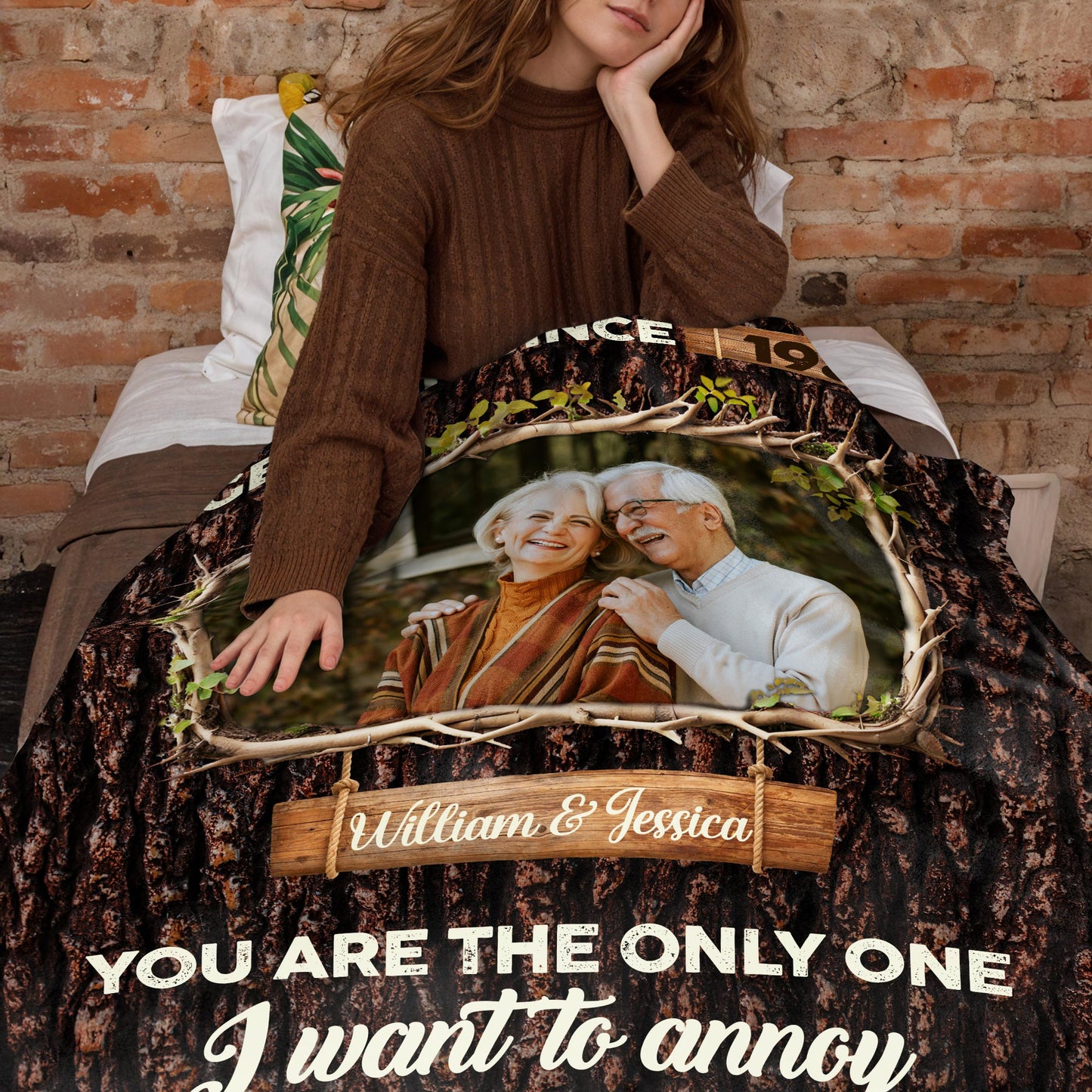 Lifelong Annoyance and Love Woven in Elderly Couple Design