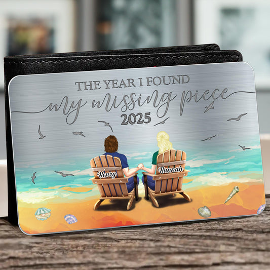 L'année où j'ai retrouvé ma pièce manquante à la plage - Carte portefeuille personnalisée en aluminium - CPL323_ALCA