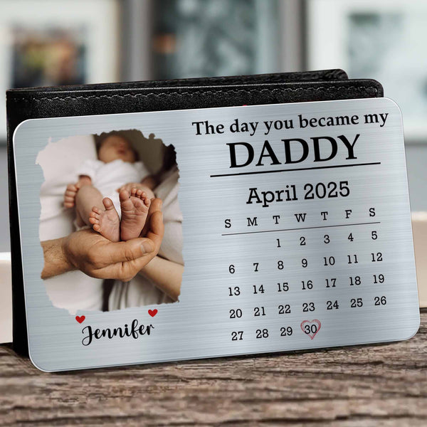 Le jour où tu es devenu mon papa, pieds de bébé et calendrier - Carte portefeuille personnalisée en aluminium - DAD112_ALCA
