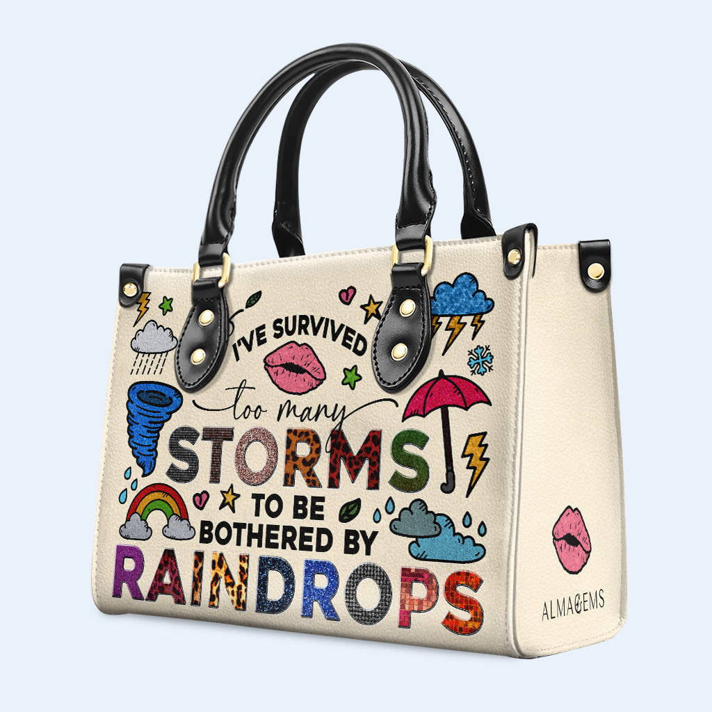 J'ai survécu à trop de tempêtes - Sac à main en cuir personnalisé - DB67