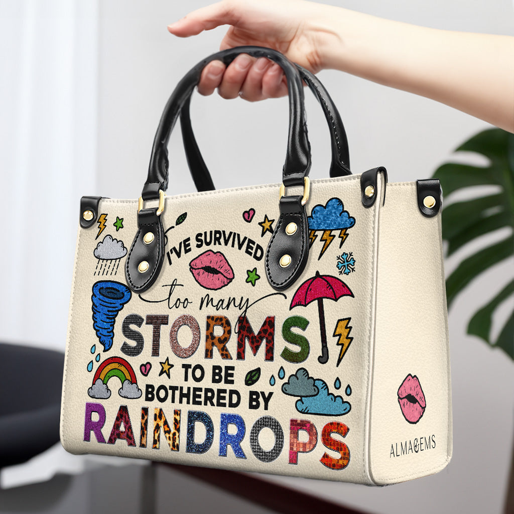 J'ai survécu à trop de tempêtes - Sac à main en cuir personnalisé - DB67