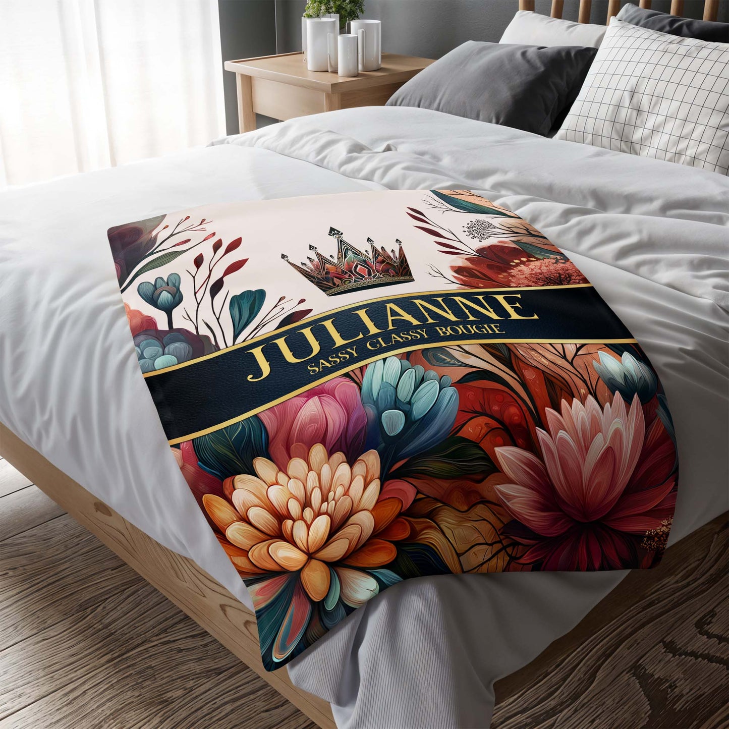 Sassy Classy Bougie With Crown And Floral Design
