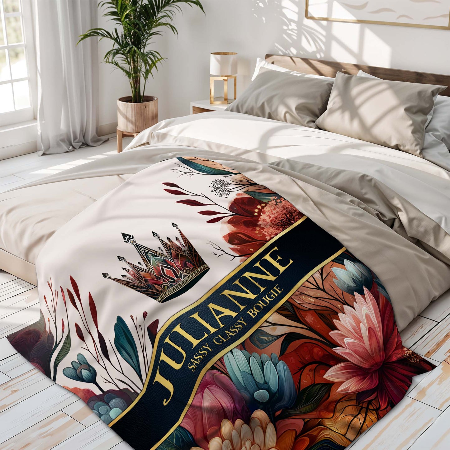 Sassy Classy Bougie With Crown And Floral Design
