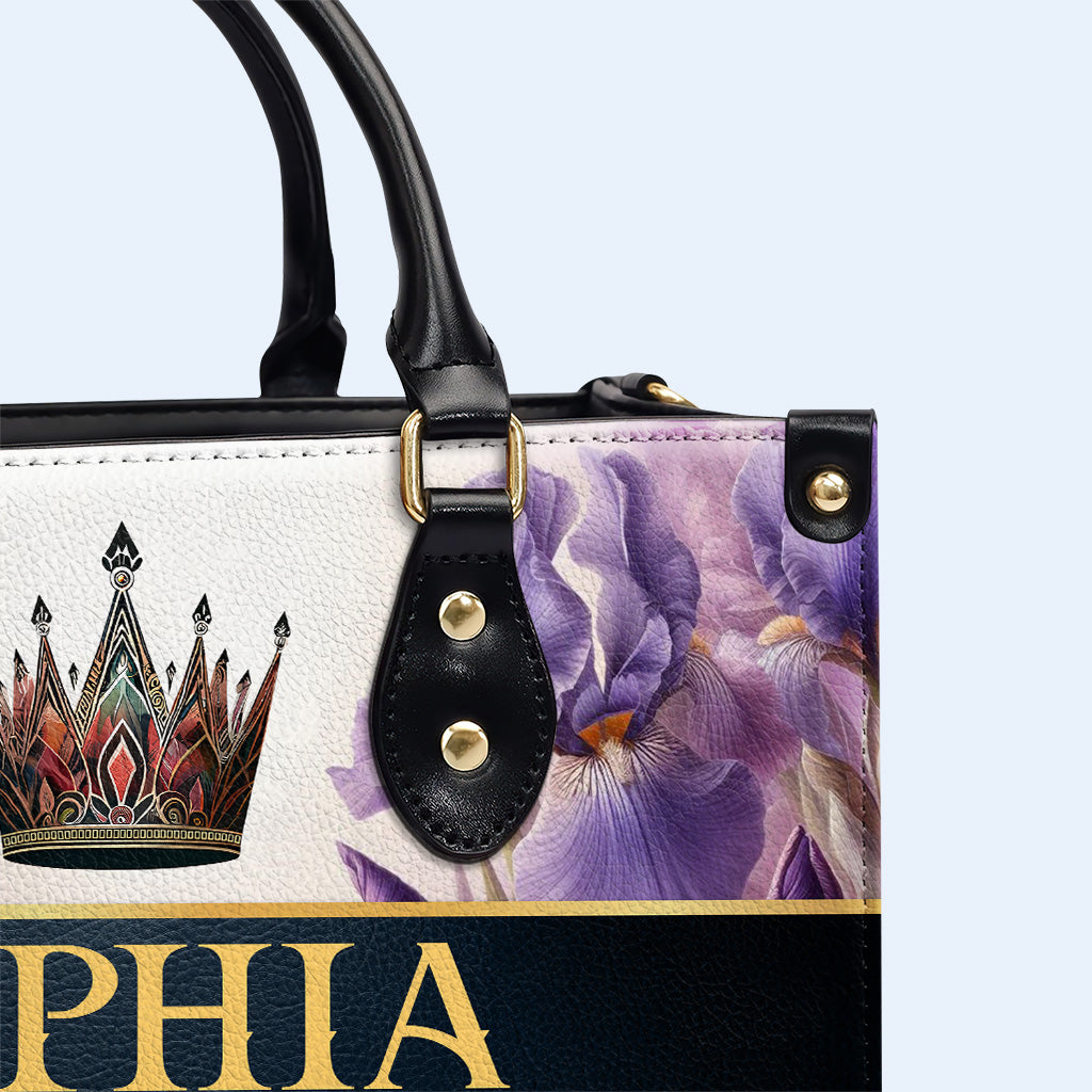 Sassy Classy Bougie Bold Crown And Flowers