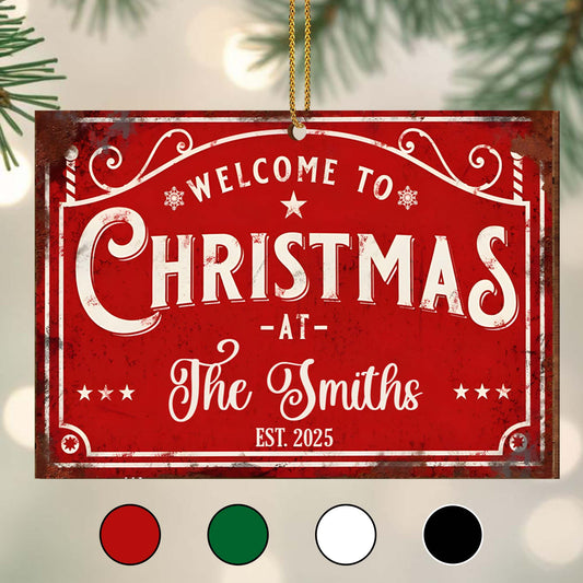 Bienvenidos a la Navidad en The Smiths - Adorno de madera personalizado, forma personalizada - FAM072_WDO