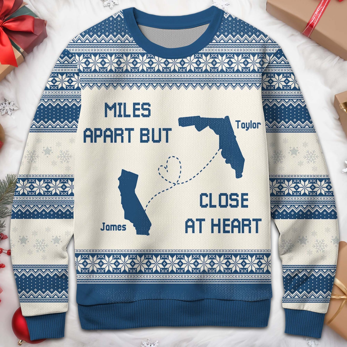 Pull « À des kilomètres de distance, mais proches au cœur » avec les contours des États américains - Sweat-shirt moche personnalisé, pull unisexe en laine - FAM105_TWS