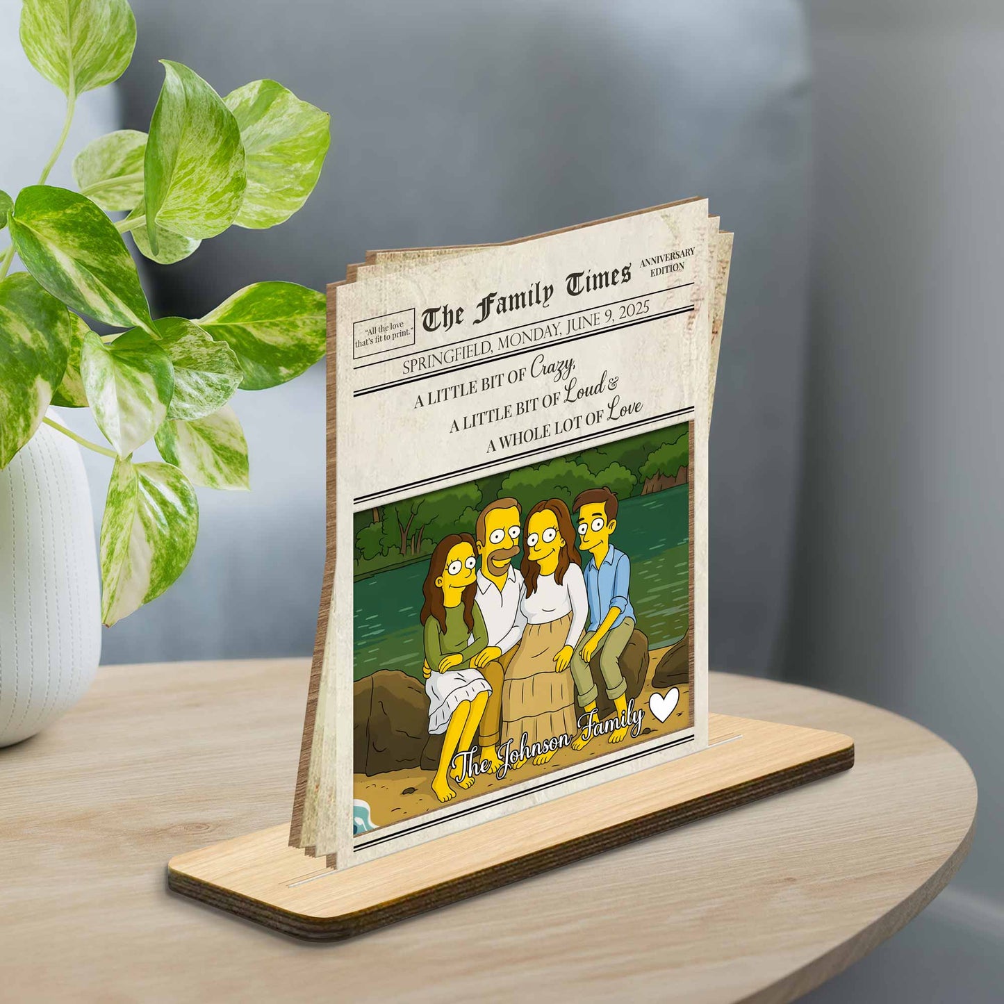 Portrait de famille « Un peu de folie, de bruit et d'amour » - Plaque en bois personnalisée à 2 couches avec base plate - FAM402_WPLA
