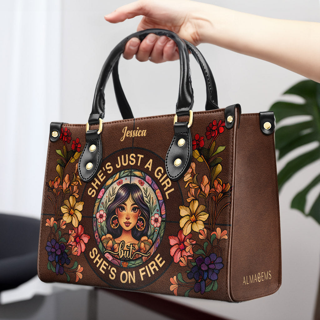 Elle est en feu - Sac à main en cuir personnalisé - HG53