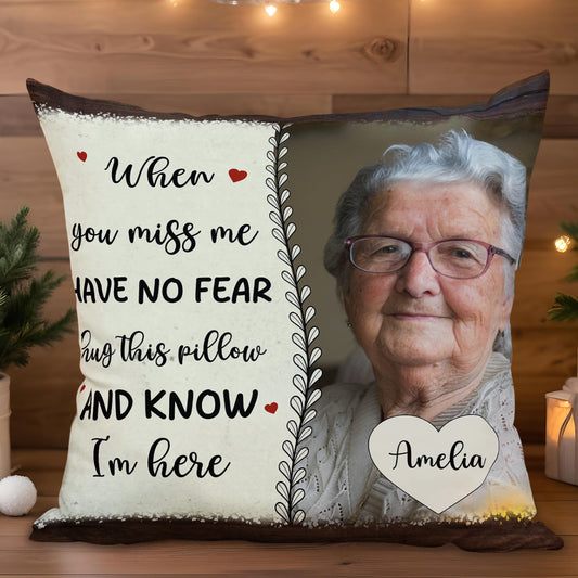 Embrassez cet oreiller et sachez que je suis là - Cadeau commémoratif personnalisé, coussin inclus - HME146_PLW