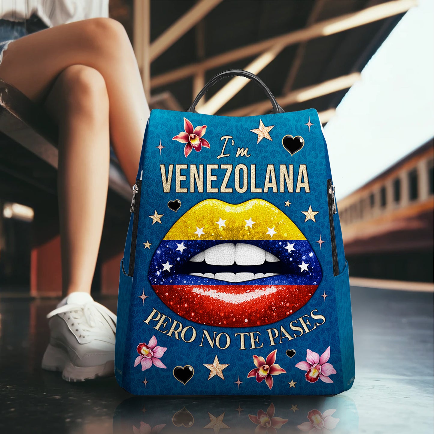 Je suis vénézuélienne, mais je ne te laisse pas tranquille ! Sac à dos en cuir personnalisé - LA032_BP