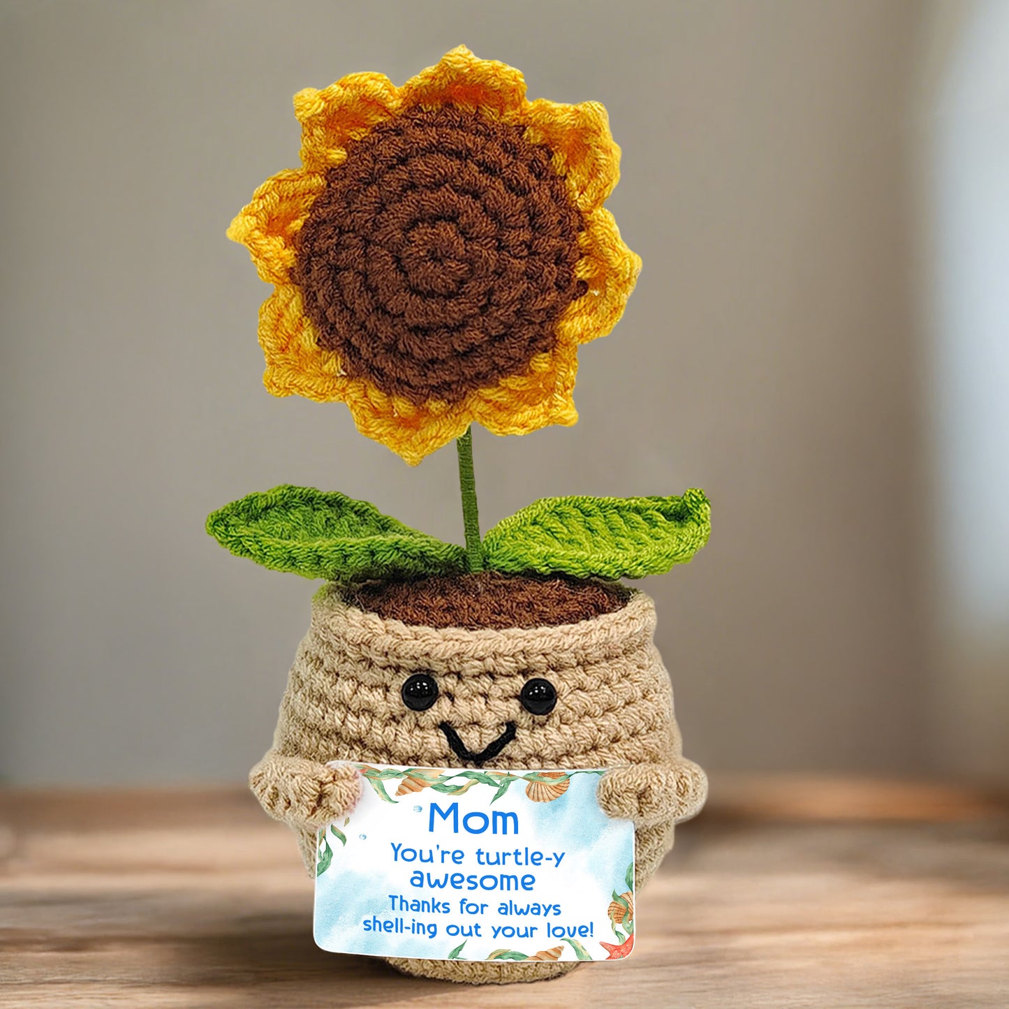 Maman, tu vas transformer cette maison en un véritable foyer ! Poupée au crochet avec carte personnalisée ! MOM013_CDOLL