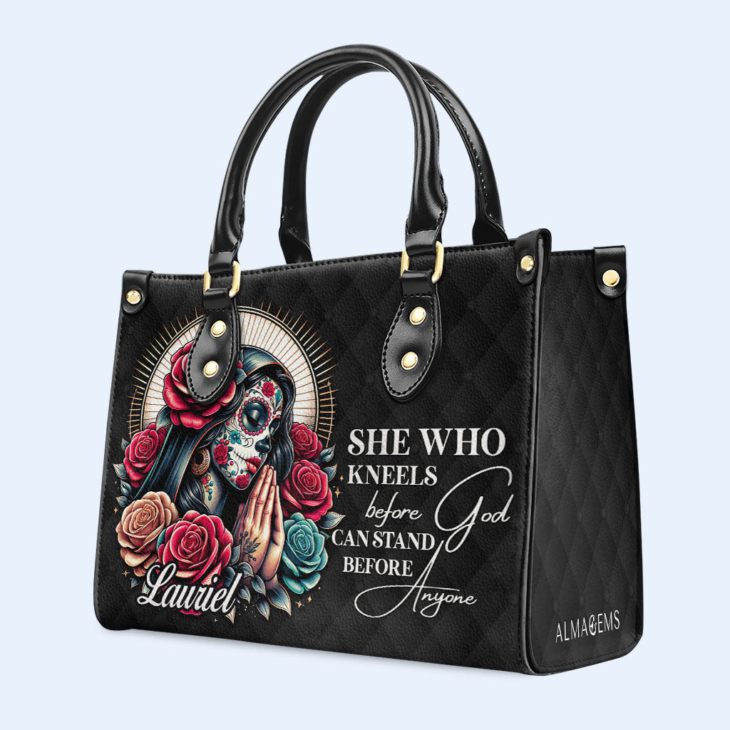 Celle qui s'agenouille devant Dieu - Sac à main en cuir personnalisé - MX11