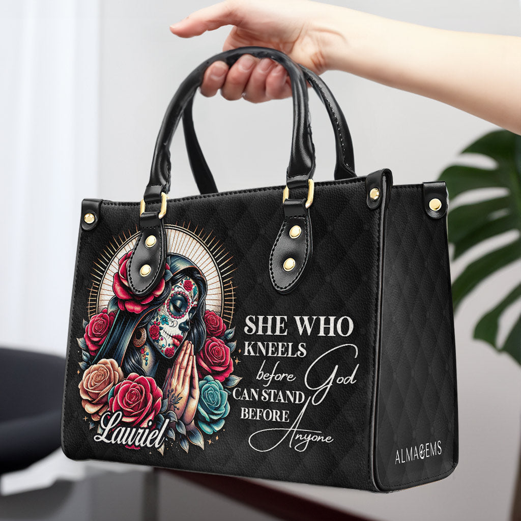 Celle qui s'agenouille devant Dieu - Sac à main en cuir personnalisé - MX11