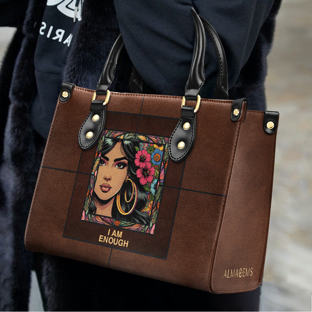 Personnalisez votre sac à main en cuir avec des illustrations et du texte personnalisés - QCUSTOM07