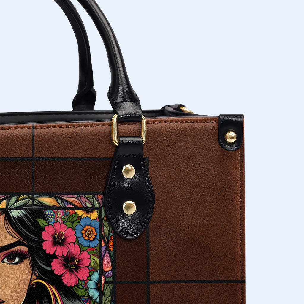 Personnalisez votre sac à main en cuir avec des illustrations et du texte personnalisés - QCUSTOM07