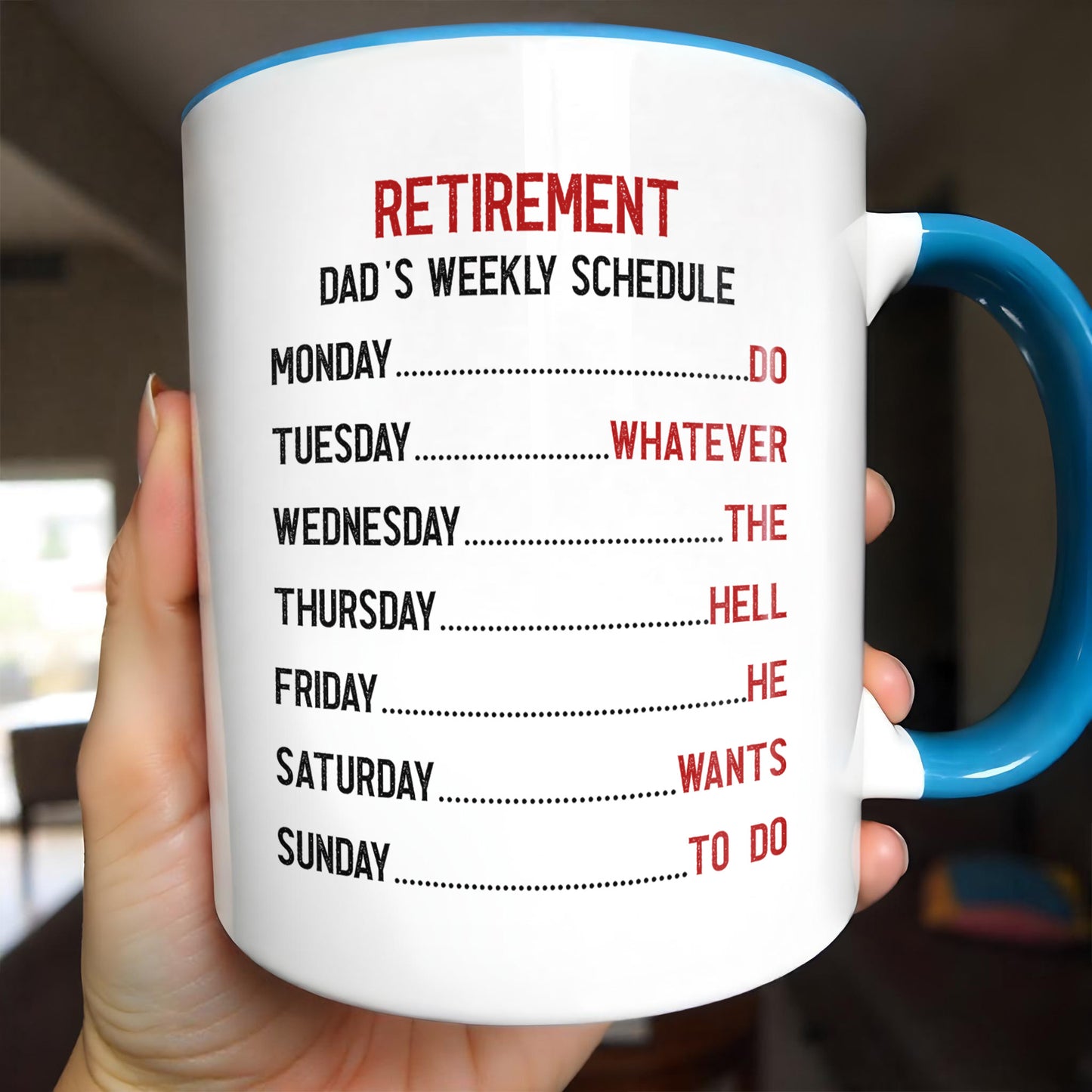 Détendez-vous et savourez votre boisson, motif palmier et plage – Tasse personnalisée avec accents – RETIRE003_AMUG