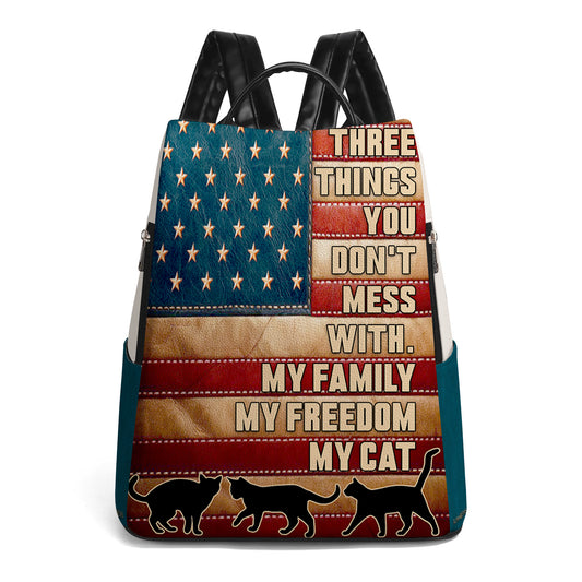 Tres cosas con las que no te metas: mochila de cuero personalizada - BP_CAT03