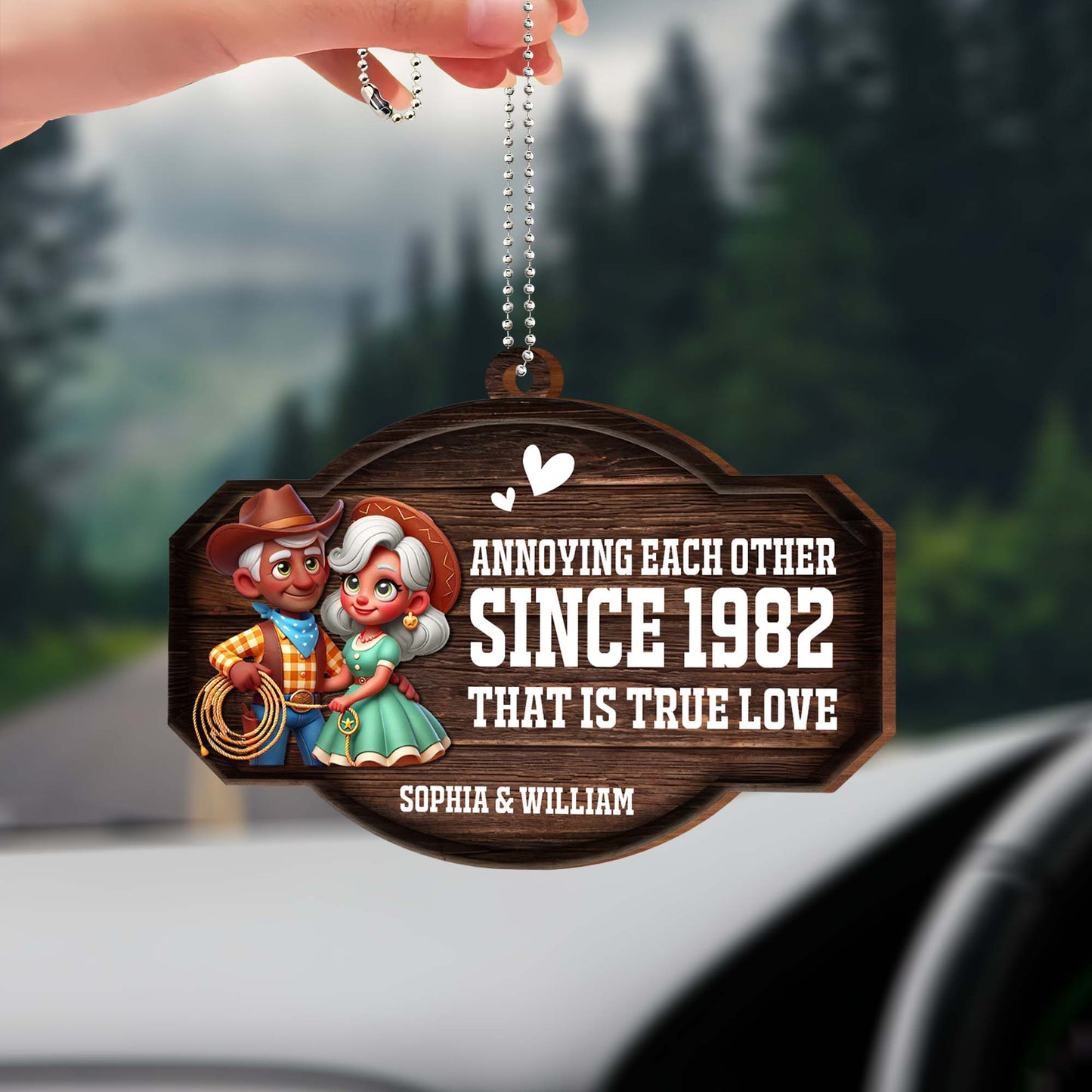 Ornement « Nous nous ennuyons les uns les autres depuis [année] » : c'est le véritable amour ! Ornement en bois personnalisé, ornement à suspendre pour voiture ! CPL309_WCA