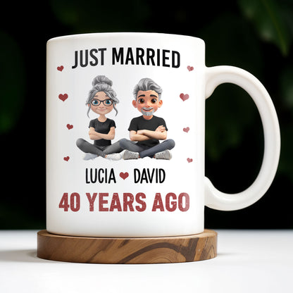 Just Married Cartoon Couple With Hearts