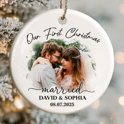 Notre premier Noël : Couple de mariés – Décoration personnalisée en céramique ronde – CPL540_RCE