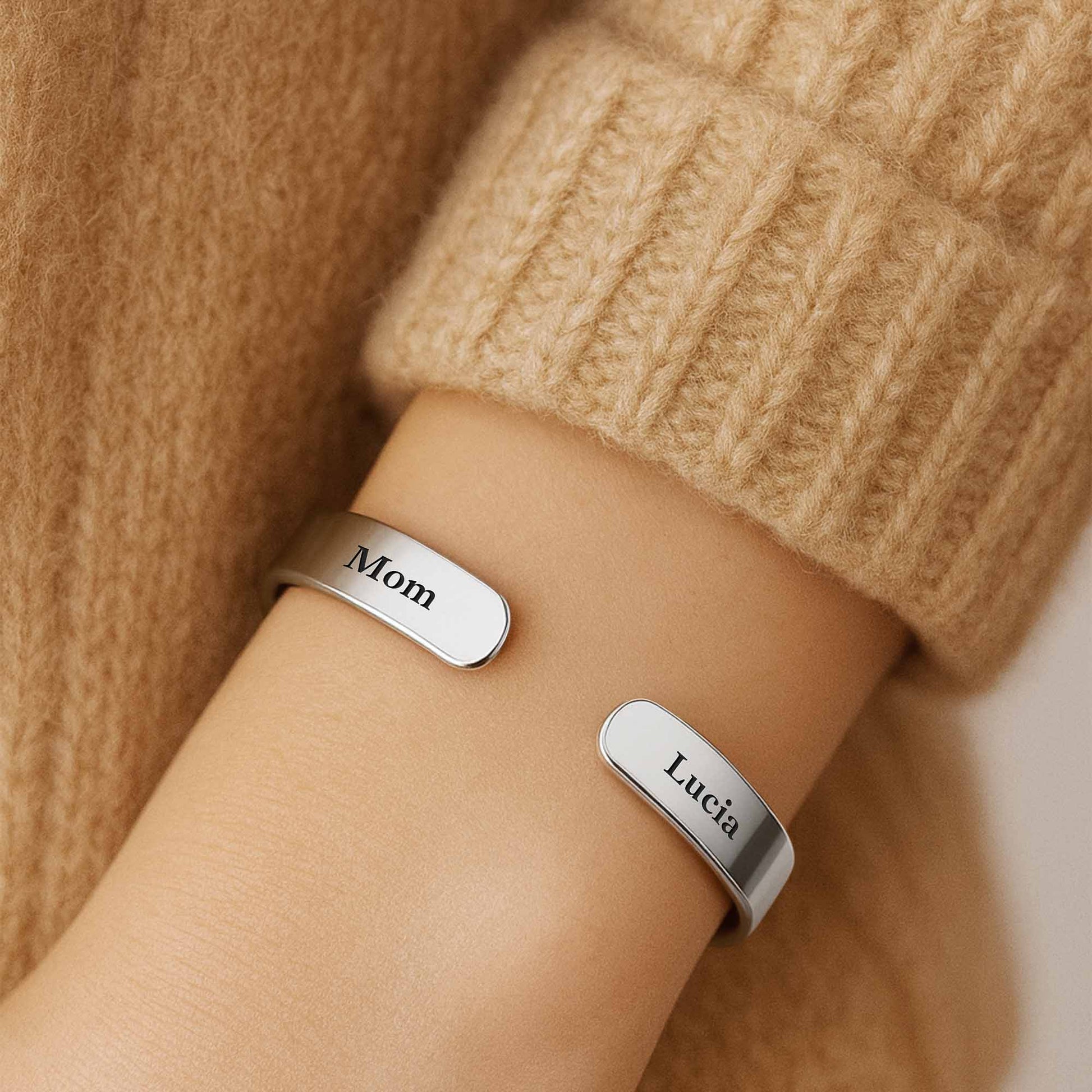 Mom & Daughter Forever Linked Together With Flowers