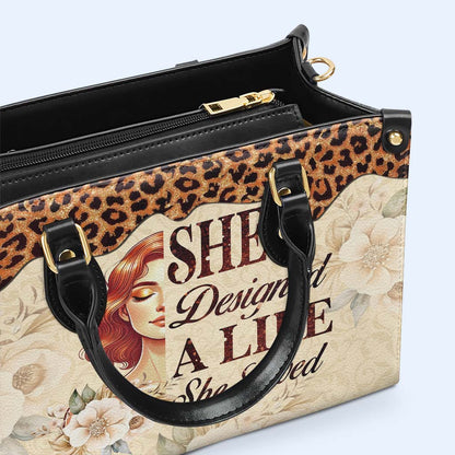 Elle a conçu une vie qu'elle aimait - Sac à main en cuir personnalisé - DG071_HB