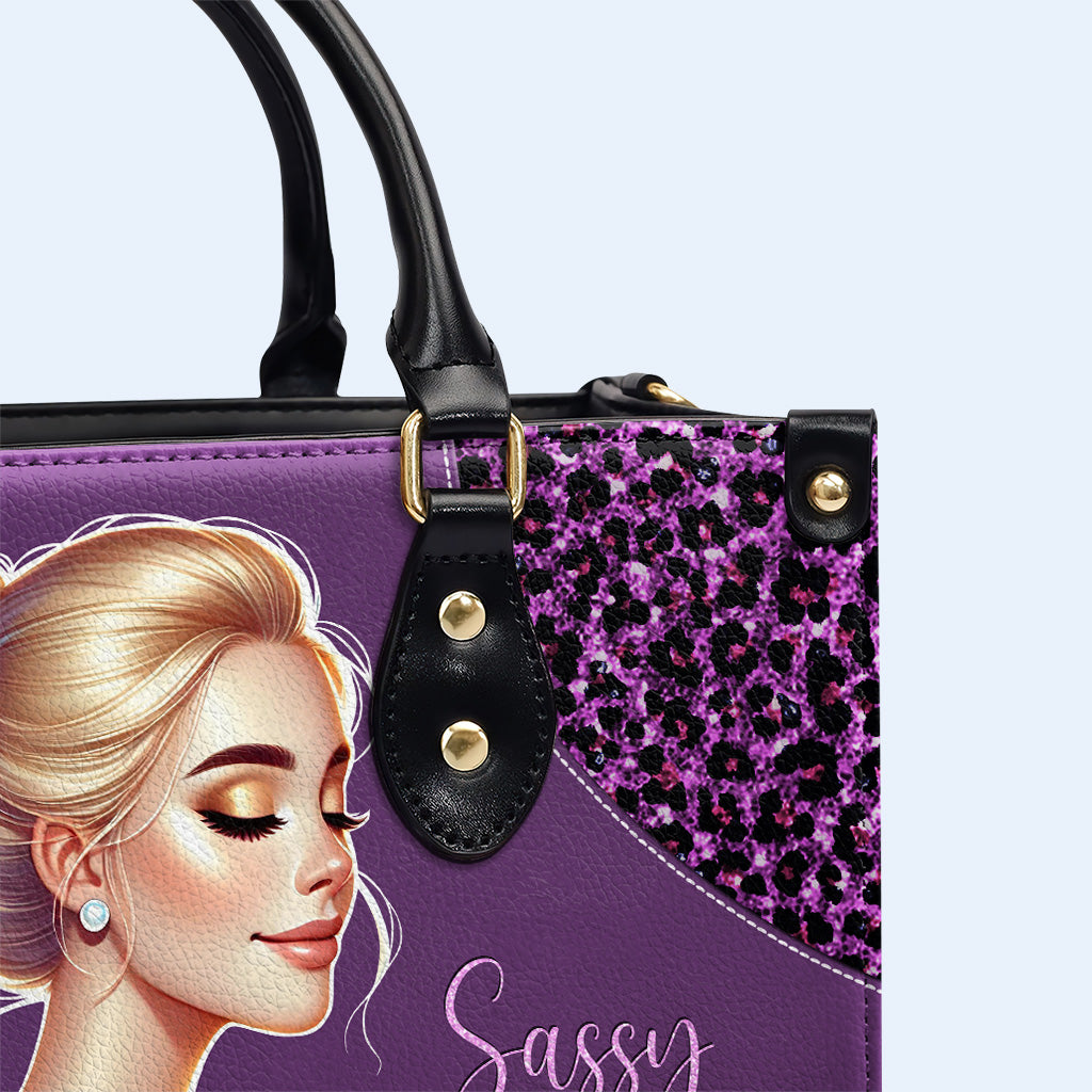 Sassy Since Birth Salty By Choice - Sac à main en cuir personnalisé - DG072_HB