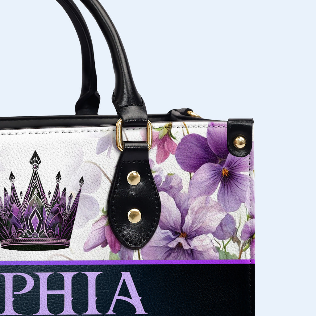 Sassy Classy Bougie Bold Crown And Flowers Design