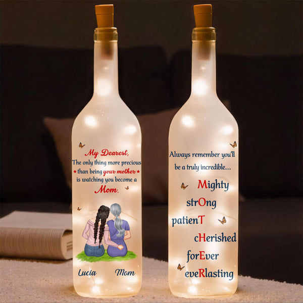 Querida mía, lo único más preciado que ser tu madre, madre e hija sentadas - Lámpara de botella personalizada - FAM306_BTL