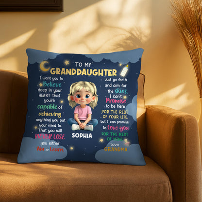 À ma petite-fille, crois en ton cœur, fille avec des cœurs et un arc-en-ciel - Coussin personnalisé, insert inclus - GDT370_PLW