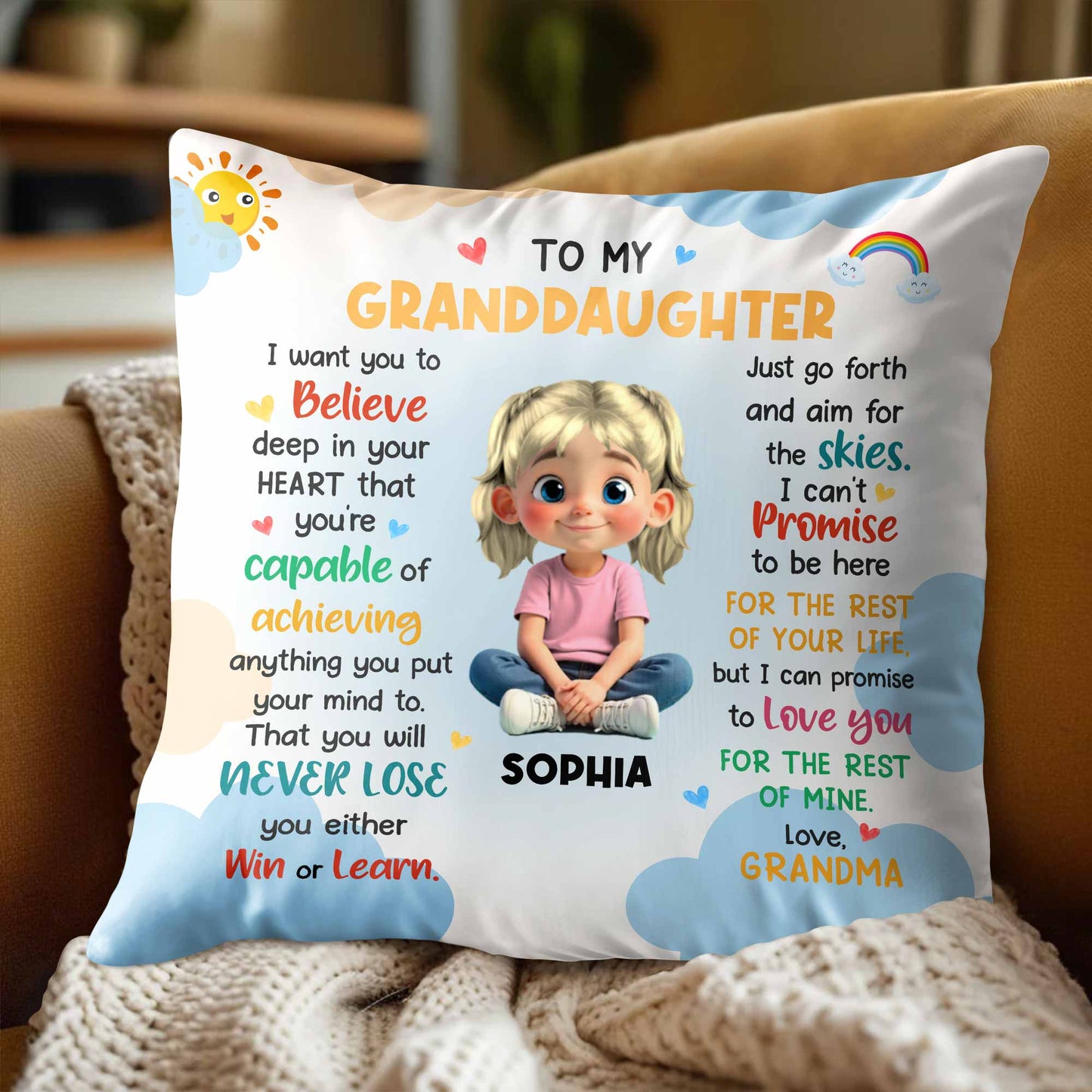 À ma petite-fille, crois en ton cœur, fille avec des cœurs et un arc-en-ciel - Coussin personnalisé, insert inclus - GDT370_PLW