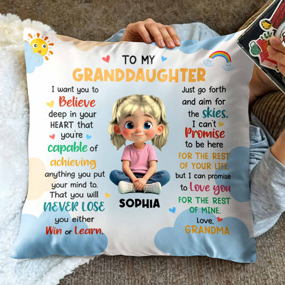 À ma petite-fille, crois en ton cœur, fille avec des cœurs et un arc-en-ciel - Coussin personnalisé, insert inclus - GDT370_PLW