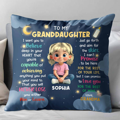 À ma petite-fille, crois en ton cœur, fille avec des cœurs et un arc-en-ciel - Coussin personnalisé, insert inclus - GDT370_PLW