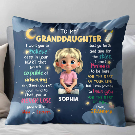 À ma petite-fille, crois en ton cœur, fille avec des cœurs et un arc-en-ciel - Coussin personnalisé, insert inclus - GDT370_PLW