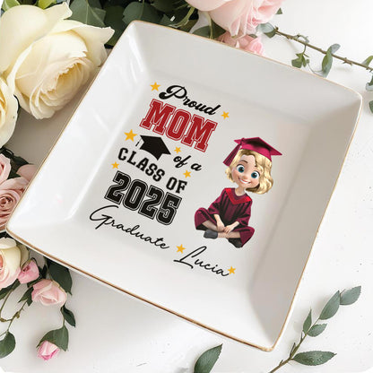 Fière maman d'une diplômée de la promotion 2025, chapeau de remise de diplôme et étoiles - Plat à bijoux personnalisé, plat carré en céramique - GRAD014_SCRD