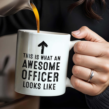 Voici à quoi ressemble un officier exceptionnel, Arrow - Tasse à café personnalisée - GRAD293_MG