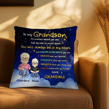 Para mi nieto, sin importar dónde estemos, uno al lado del otro o a kilómetros de distancia, personajes de dibujos animados - Almohada personalizada, relleno incluido - GSN036_PLW