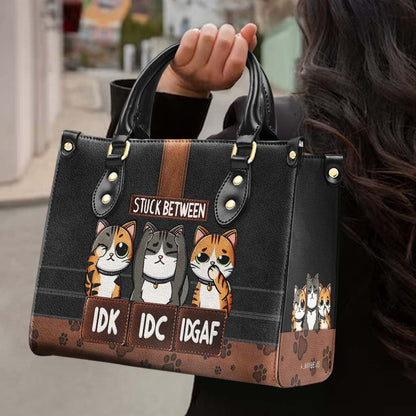 Coincé entre je ne sais pas, je ne sais pas, je ne sais pas ! - Sac à main en cuir personnalisé pour les amoureux des chats - HB_CAT04