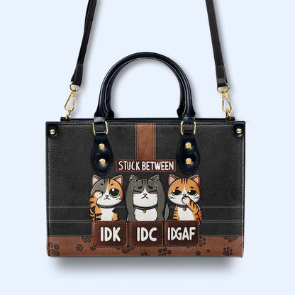 Coincé entre je ne sais pas, je ne sais pas, je ne sais pas ! - Sac à main en cuir personnalisé pour les amoureux des chats - HB_CAT04