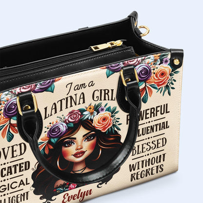 Je suis une fille latine - Sac à main en cuir personnalisé - HG48