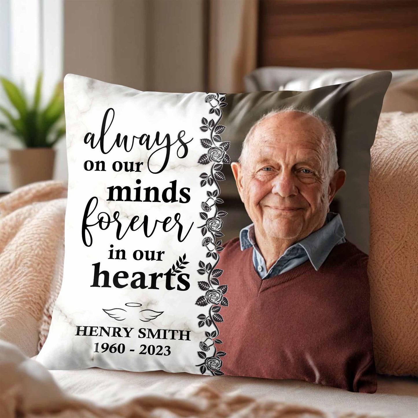 Siempre presente en nuestra mente, por siempre presente en nuestro corazón con rosas y hojas - Almohada personalizada con relleno incluido - HME113_PLW