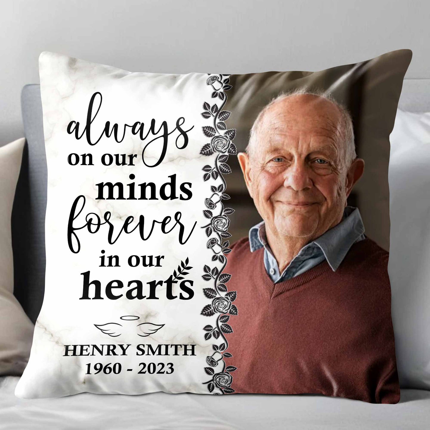 Siempre presente en nuestra mente, por siempre presente en nuestro corazón con rosas y hojas - Almohada personalizada con relleno incluido - HME113_PLW