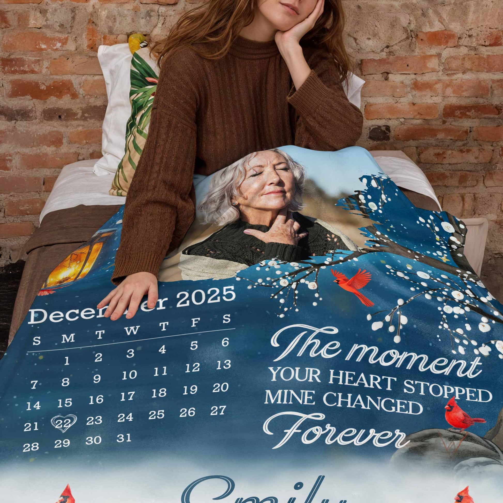 The Moment Your Heart Stopped, Birds and Lantern Design