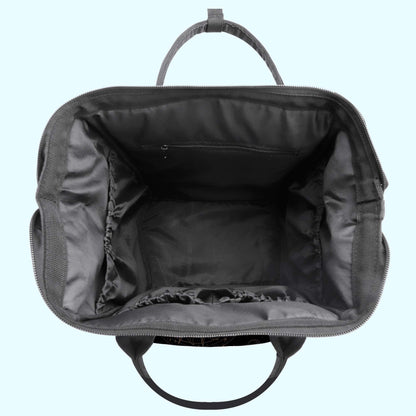 Le susurraron: "No puedes soportar la tormenta". Él susurró: "Yo soy la tormenta". Mochila de viaje personalizada con pico de pato. HS053_DKB