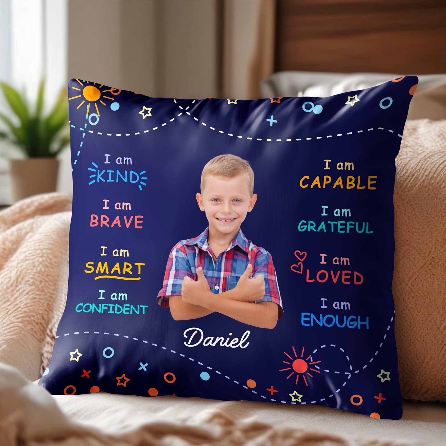 Almohada "Soy Amable, Valiente e Inteligente" con Sol y Estrellas - Almohada Personalizada, Incluye Relleno - KID028_PLW